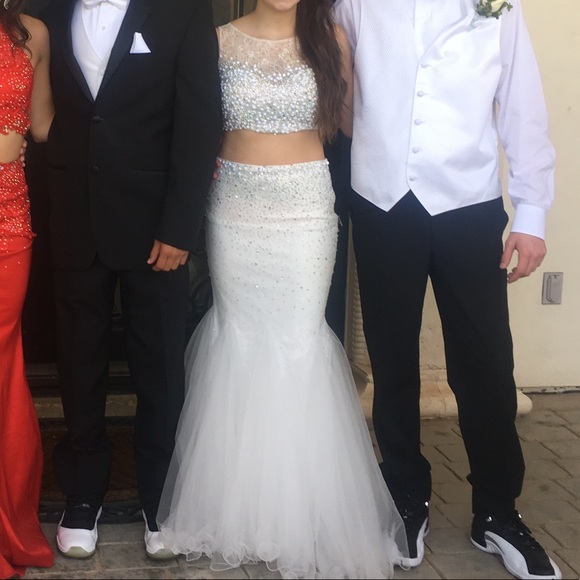 Prom dress! - Picture 2 of 3